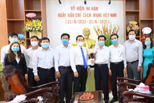 Lãnh đạo các sở, ban, ngành, địa phương thăm, chúc mừng Báo Ninh Thuận